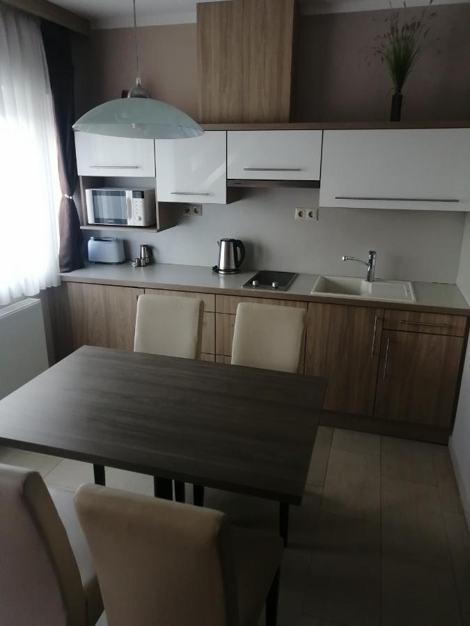 Zafirgyoengy Apartmanok Sárvár Екстериор снимка