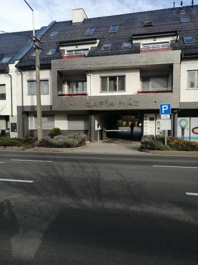 Zafirgyoengy Apartmanok Sárvár Екстериор снимка