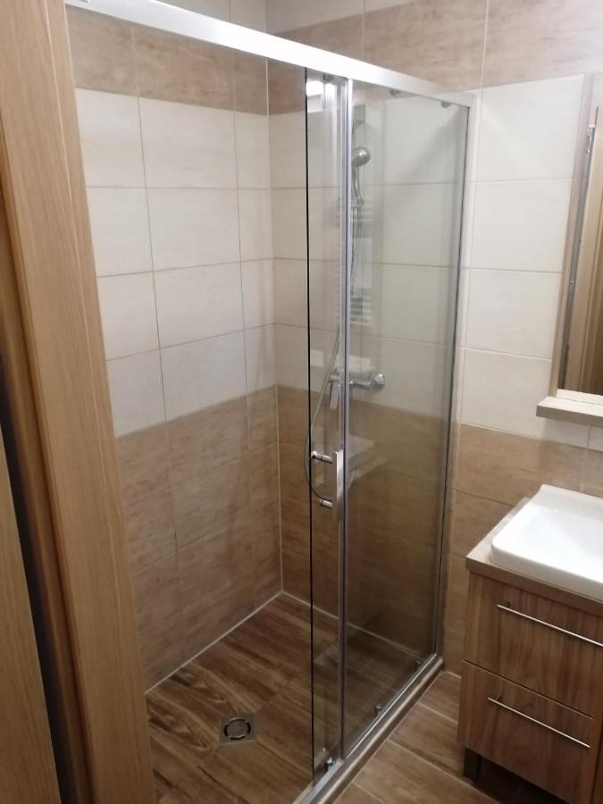 Zafirgyoengy Apartmanok Sárvár Екстериор снимка