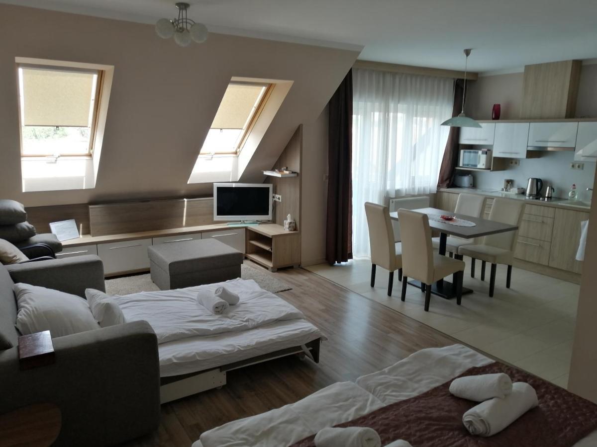 Zafirgyoengy Apartmanok Sárvár Екстериор снимка